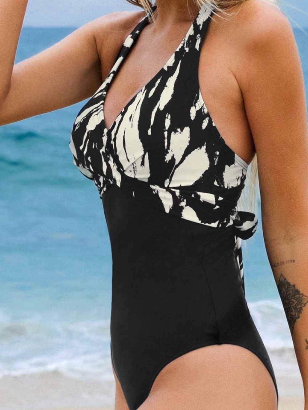 Cupshe Black and White Women's One Piece - Picture 2 of 8
